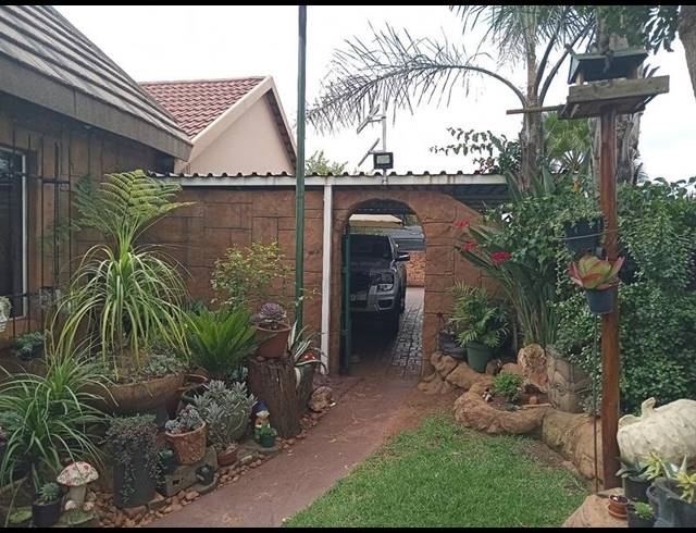 5 BEDROOM HOUSE FOR SALE IN RANDPOORT